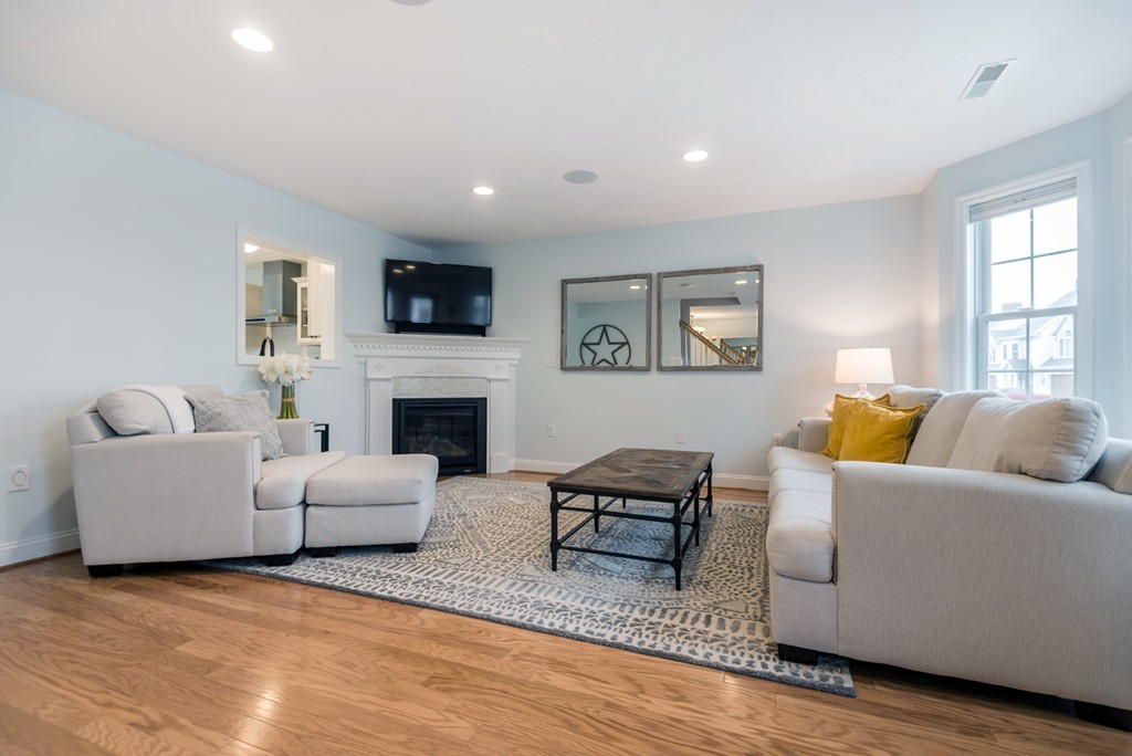 17 Rockingham Drive, Unit 135 Lowell, MA 01852 - Photo 4 of 18 Gallery Image 4