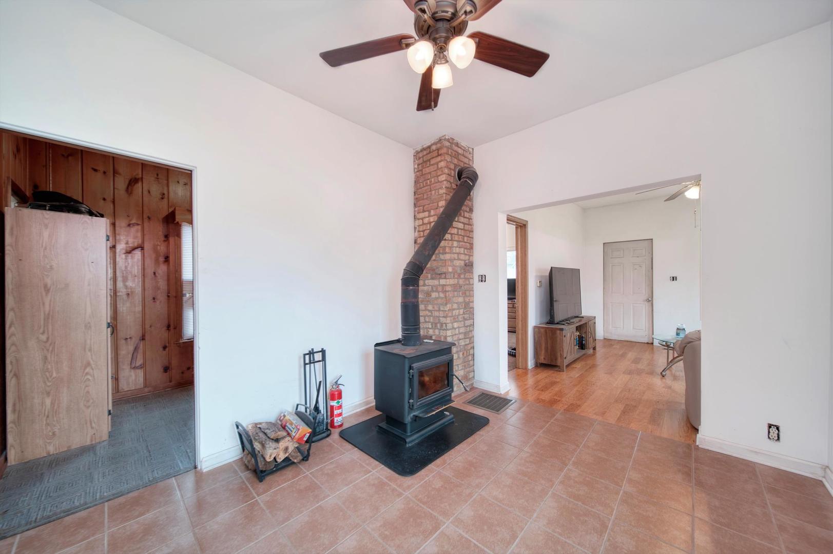 11611 Maple Avenue Hebron, IL 60034 - Photo 10 of 17 a view of a hallway with workspace and a hallway