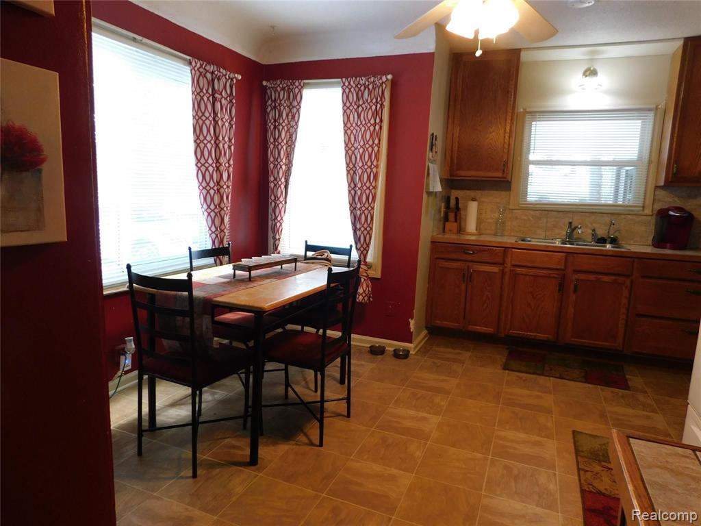 2539 Lavelle Road Flint, MI 48504 - Photo 7 of 22 Gallery Image 7