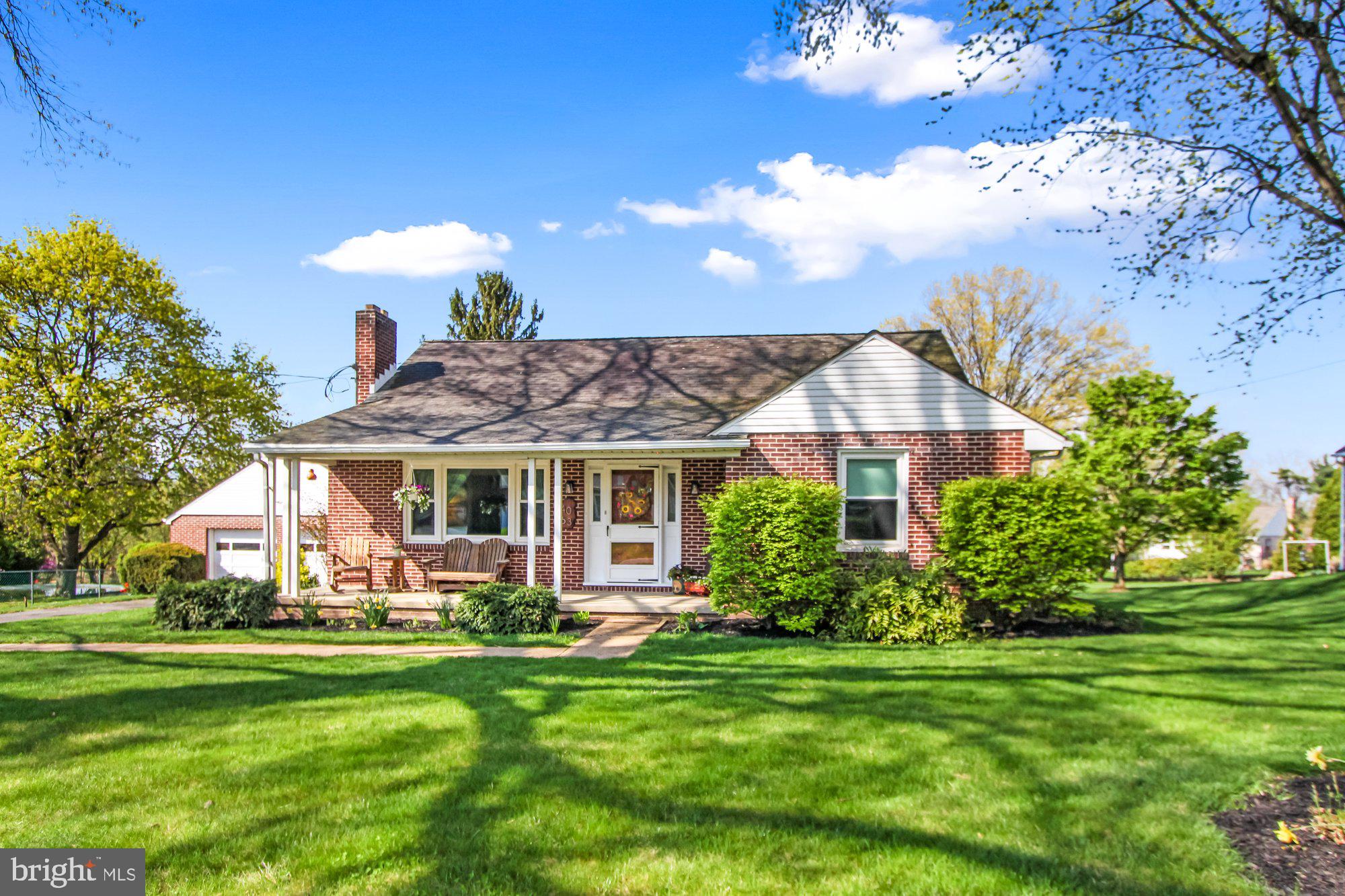 4063 Old Orchard Road York, PA 17402 - Photo 2 of 28 Gallery Image 2