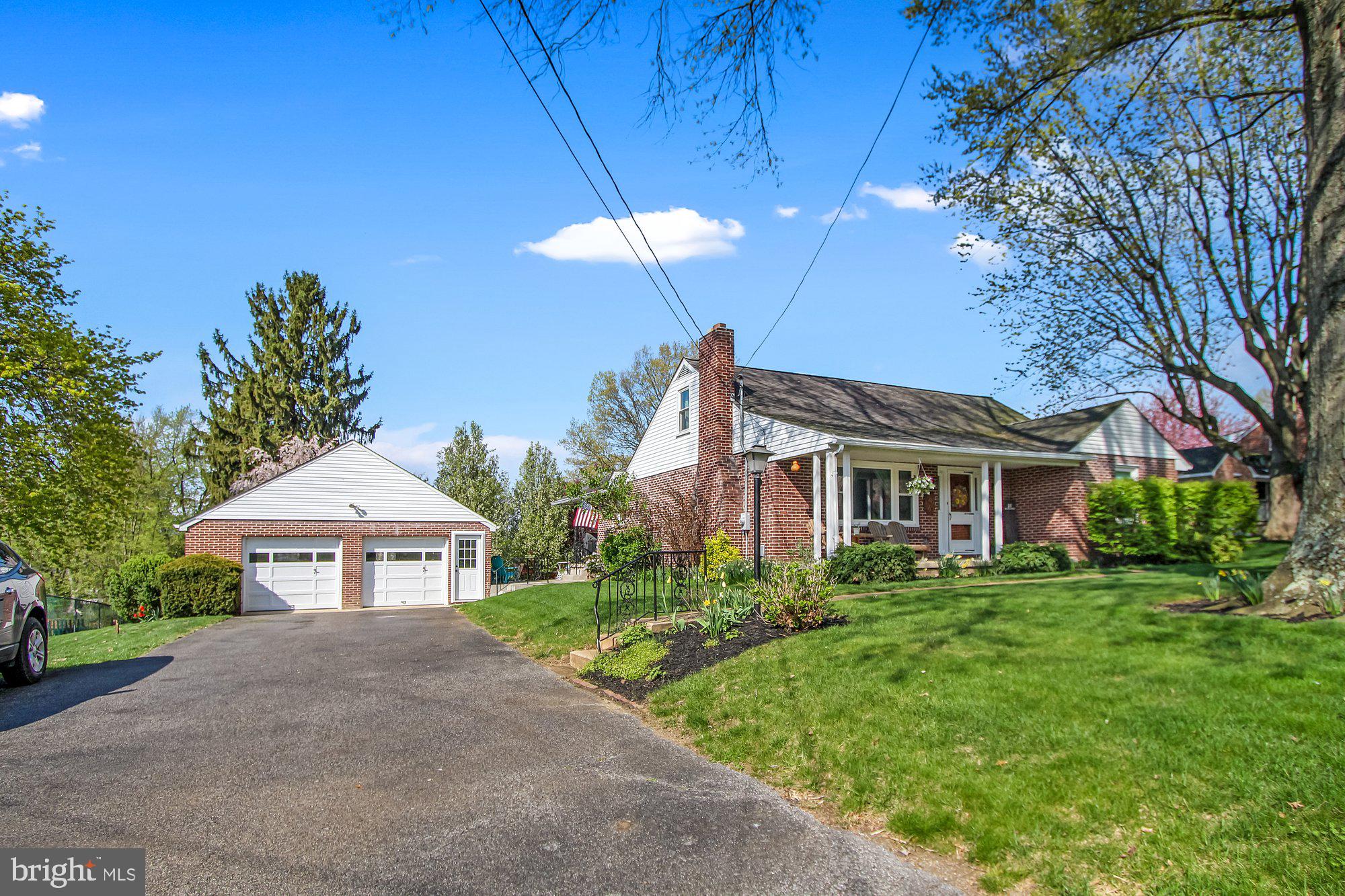 4063 Old Orchard Road York, PA 17402 - Photo 3 of 28 Gallery Image 3