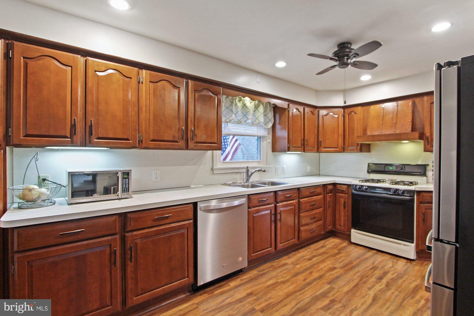 4063 Old Orchard Road York, PA 17402 - Photo 7 of 28 Gallery Image 7