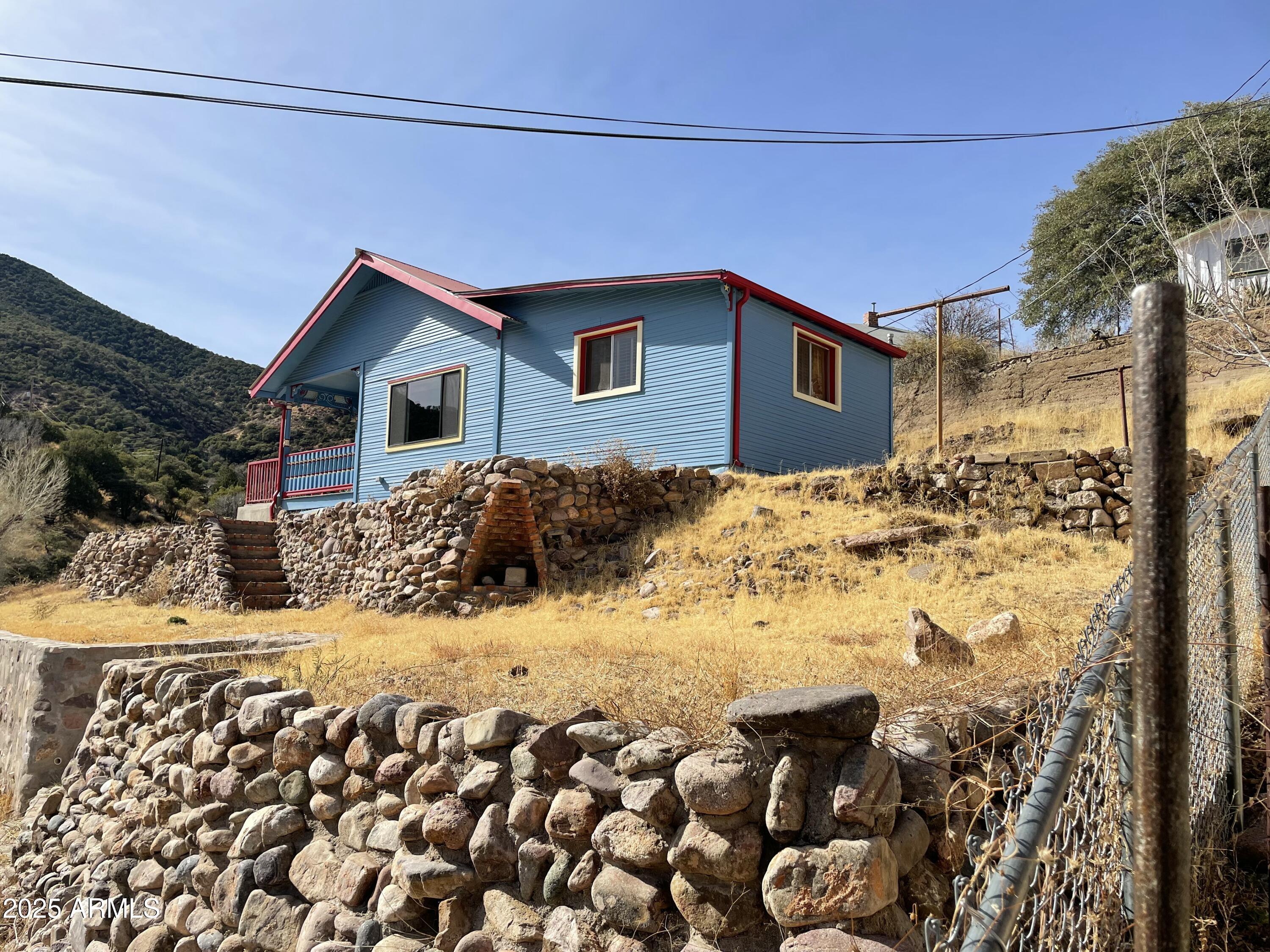 713 Warren Avenue Bisbee, AZ 85603 - Photo 2 of 26 IMG_3418(1)