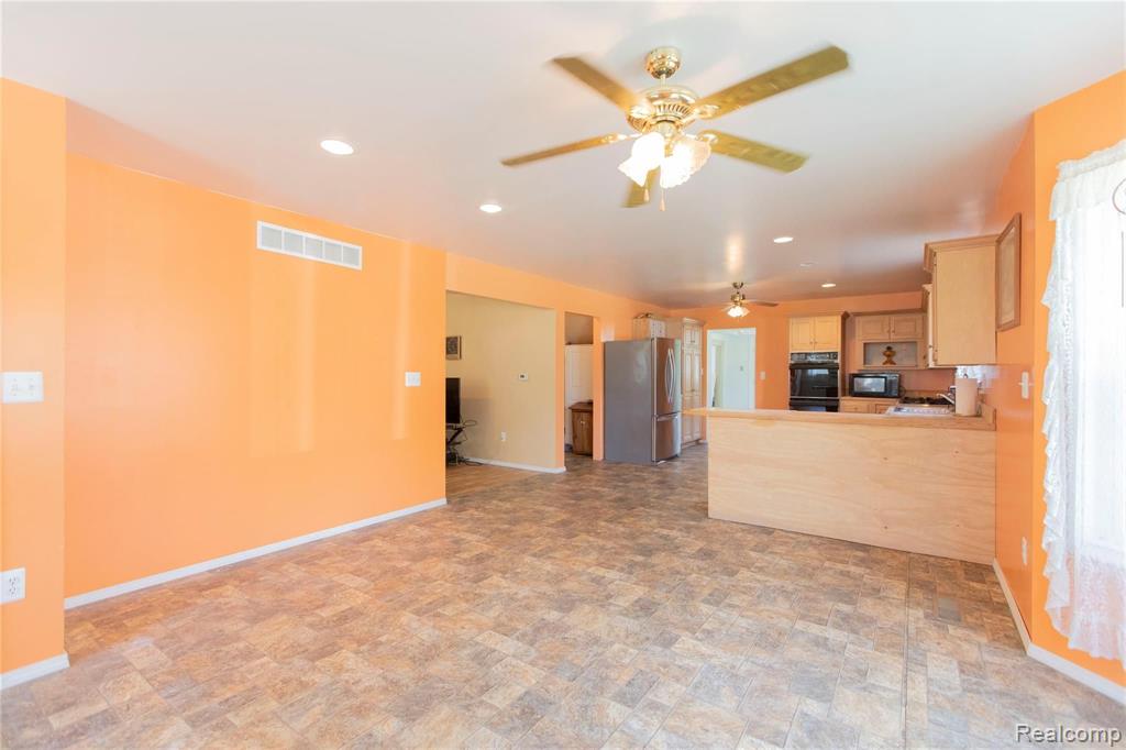 46291 Wear Road Belleville, MI 48111 - Photo 23 of 36
