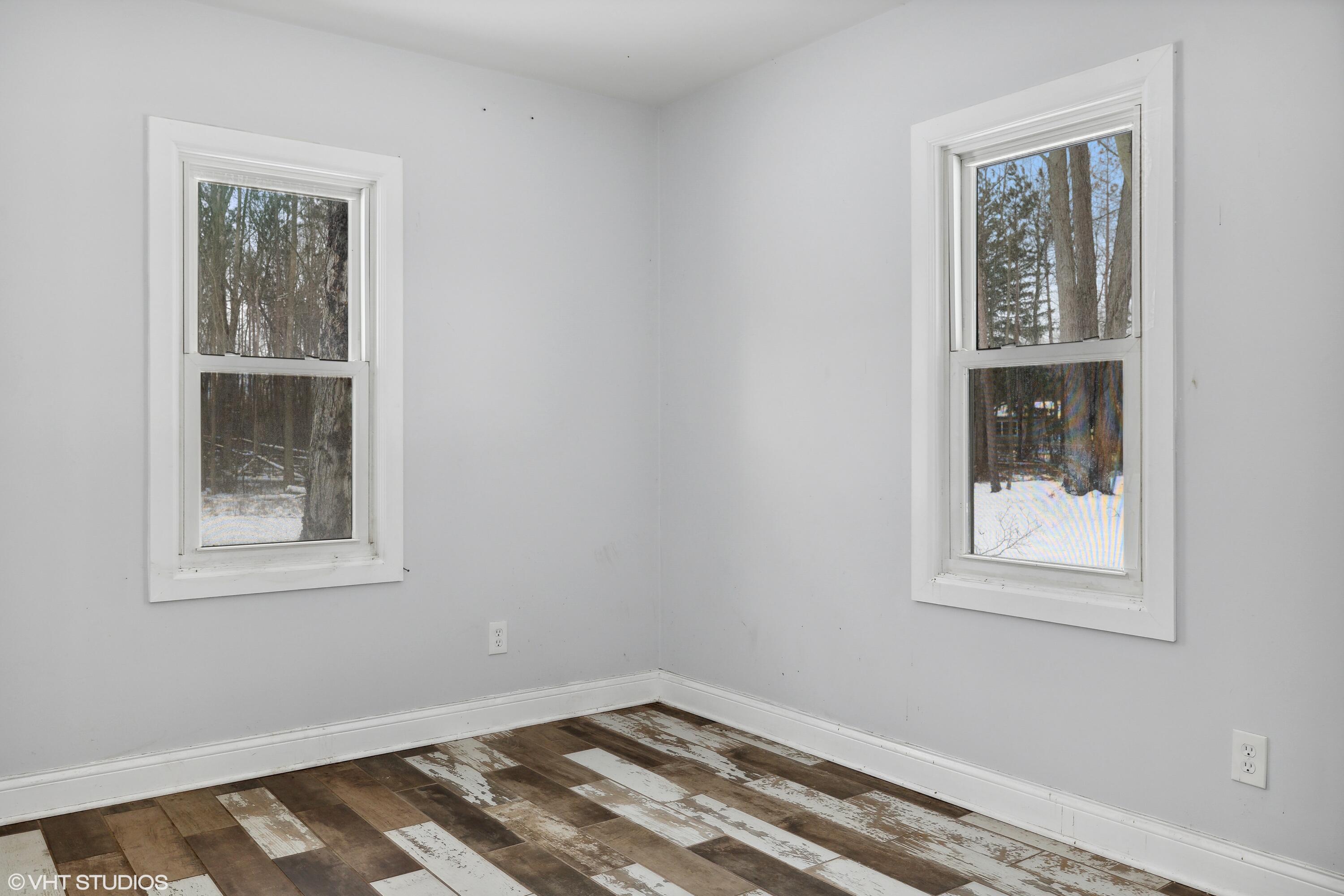 17917 Hoder Road New Buffalo, MI 49117 - Photo 7 of 11 07_17917HoderRd_153_2ndBedroom_HiRes
