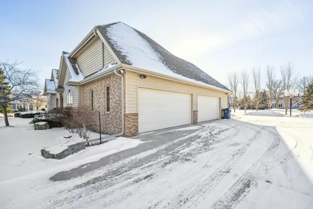 $789,900 | 876 Estate Drive, Fond du Lac, WI 54935