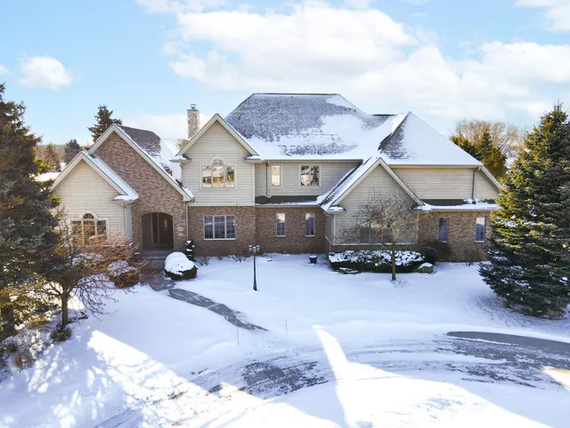 $789,900 | 876 Estate Drive, Fond du Lac, WI 54935