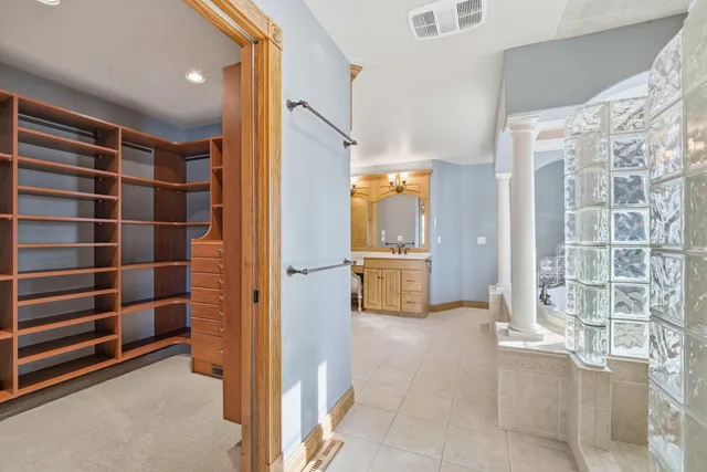 $789,900 | 876 Estate Drive, Fond du Lac, WI 54935