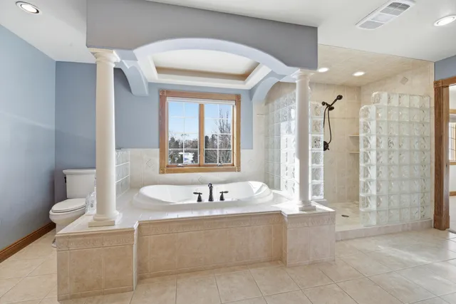 $789,900 | 876 Estate Drive, Fond du Lac, WI 54935