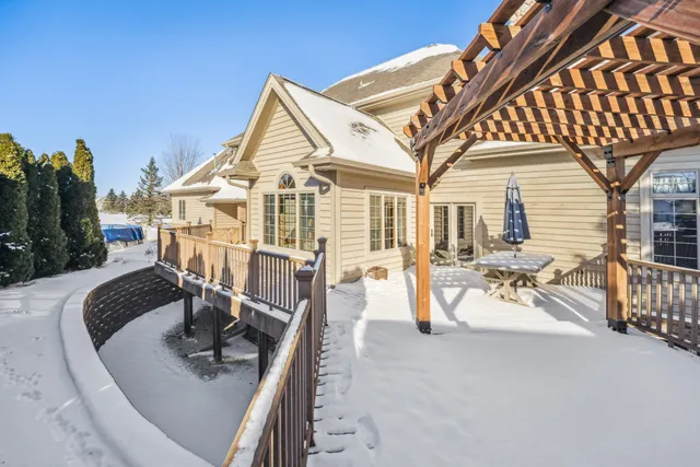 $789,900 | 876 Estate Drive, Fond du Lac, WI 54935