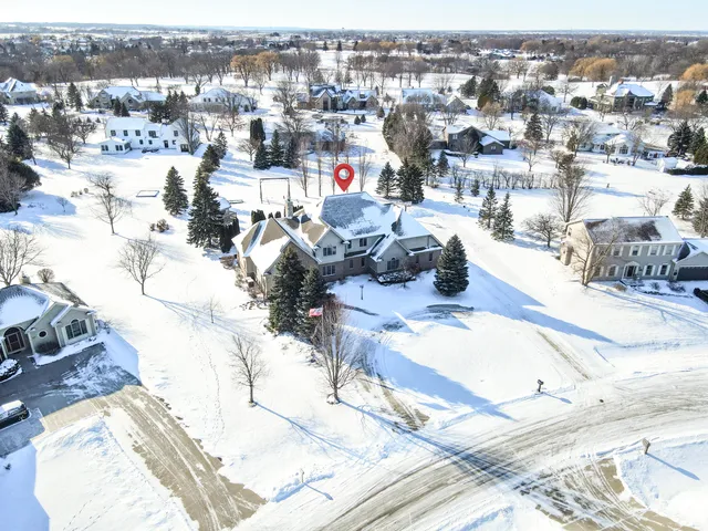 $789,900 | 876 Estate Drive, Fond du Lac, WI 54935