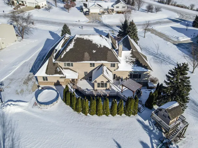 $789,900 | 876 Estate Drive, Fond du Lac, WI 54935