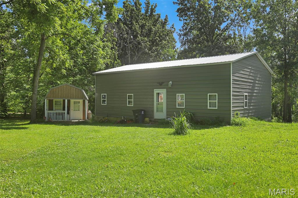 613 22nd Street Hillsboro, IL 62049 - Photo 33 of 36
