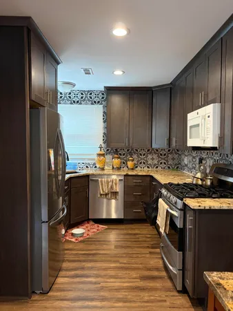 $1,300 | 2126 McGregor Avenue, Unit UPPR, Ypsilanti, MI 48198