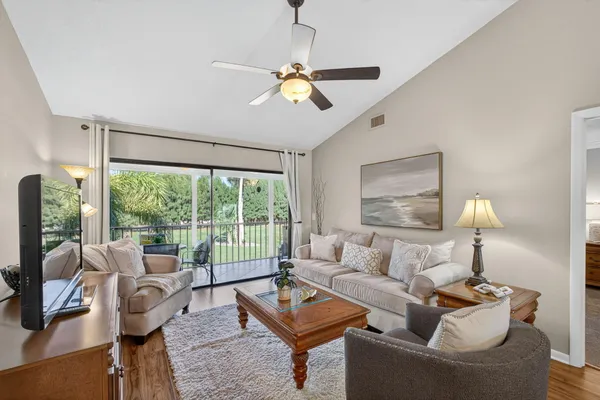 $2,800 | 202 Pinecrest Circle, Unit B, Jupiter, FL 33458