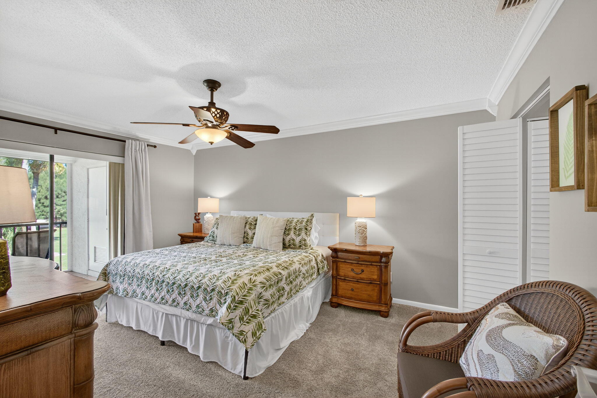 202 Pinecrest Circle, Unit B Jupiter, FL 33458 - Photo 19 of 44 Primary Bedroom