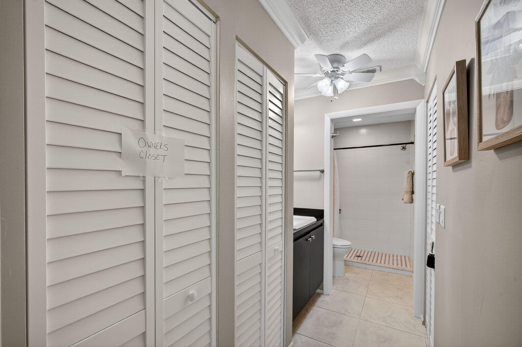 202 Pinecrest Circle, Unit B Jupiter, FL 33458 - Photo 23 of 44 Primary Bath