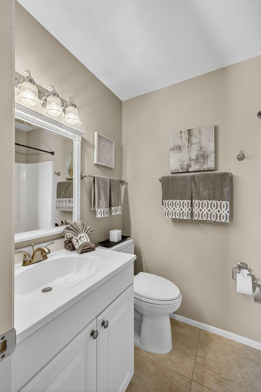 202 Pinecrest Circle, Unit B Jupiter, FL 33458 - Photo 31 of 44 2nd Bath