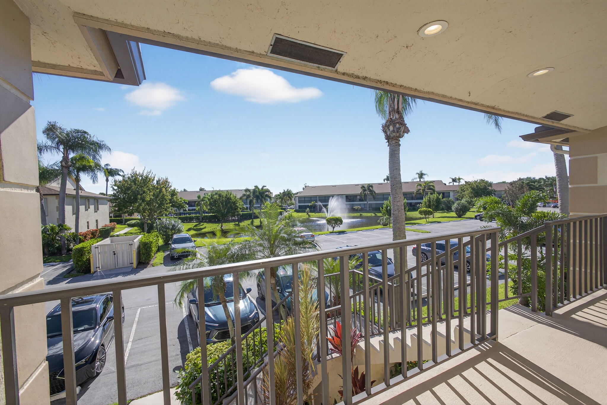 202 Pinecrest Circle, Unit B Jupiter, FL 33458 - Photo 6 of 44 Front View