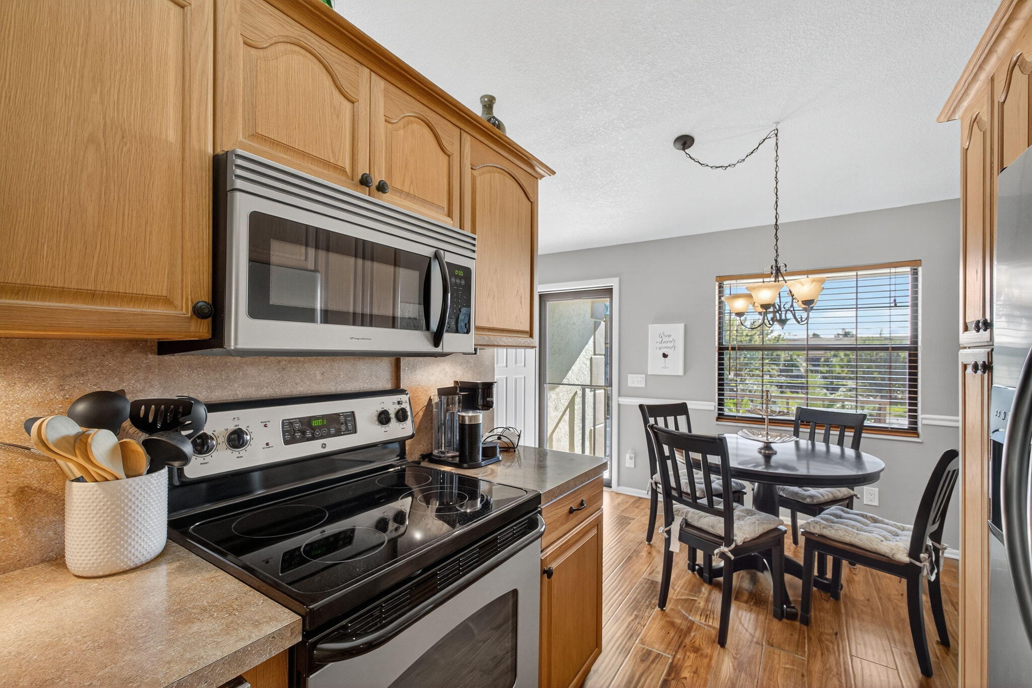 202 Pinecrest Circle, Unit B Jupiter, FL 33458 - Photo 10 of 44 Kitchen/Dining