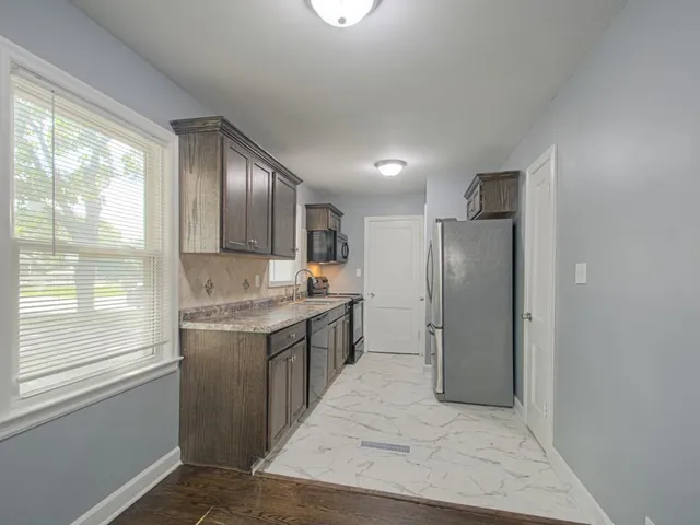 $194,450 | 1222 West 26th Street South, Independence, MO 64052