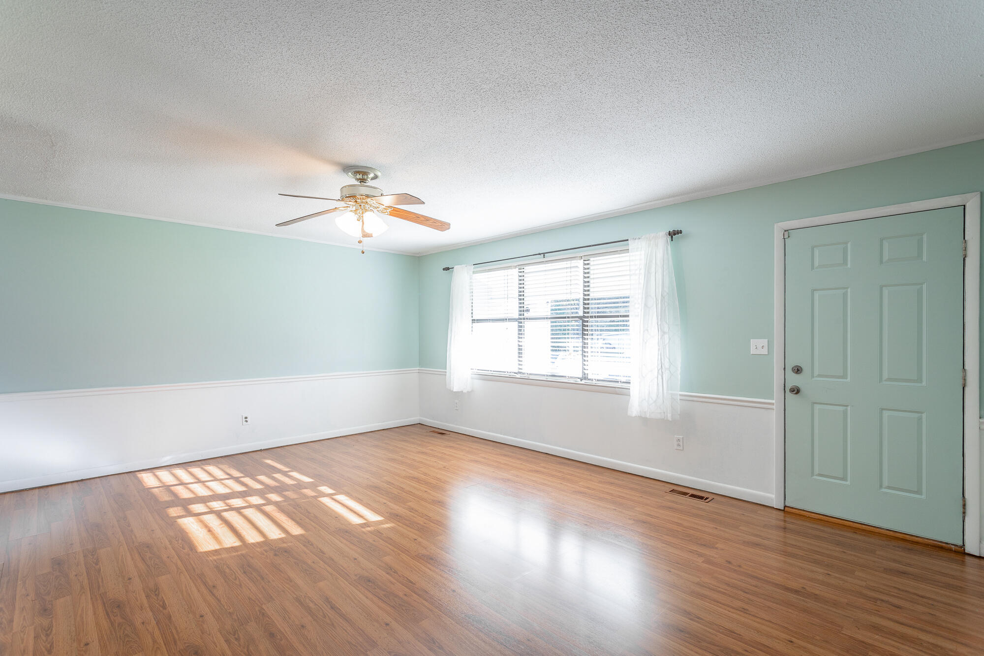 1801 Crabtree Road Hixson, TN 37343 - Photo 4 of 57 1801 Crabtree Road HD-4