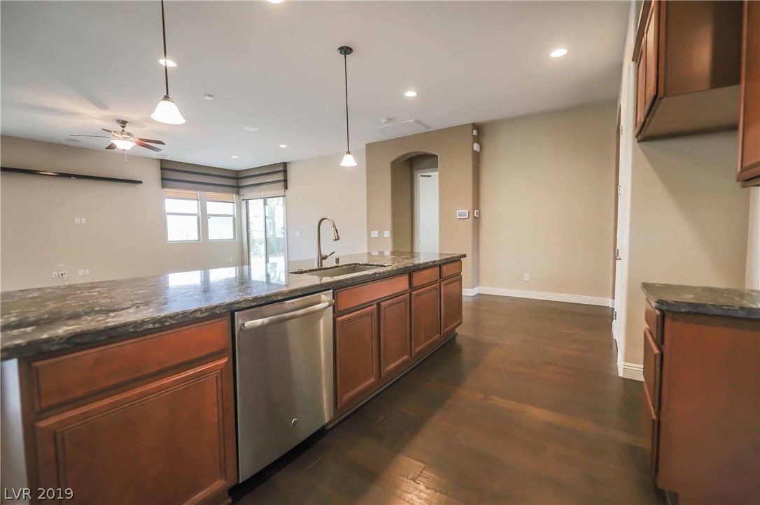 68 Newton Ridge Way Las Vegas, NV 89183 - Photo 18 of 39 Gallery Image 18