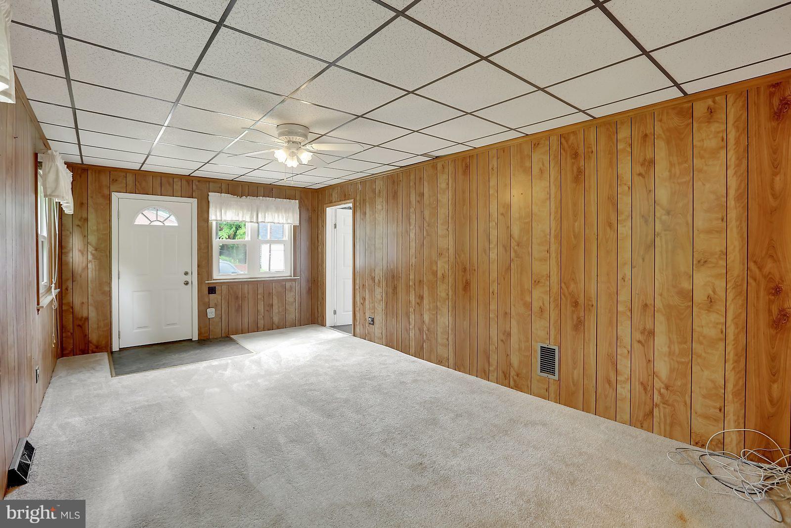 6406 Sherwood Road Baltimore, MD 21239 - Photo 3 of 25 a view of entryway