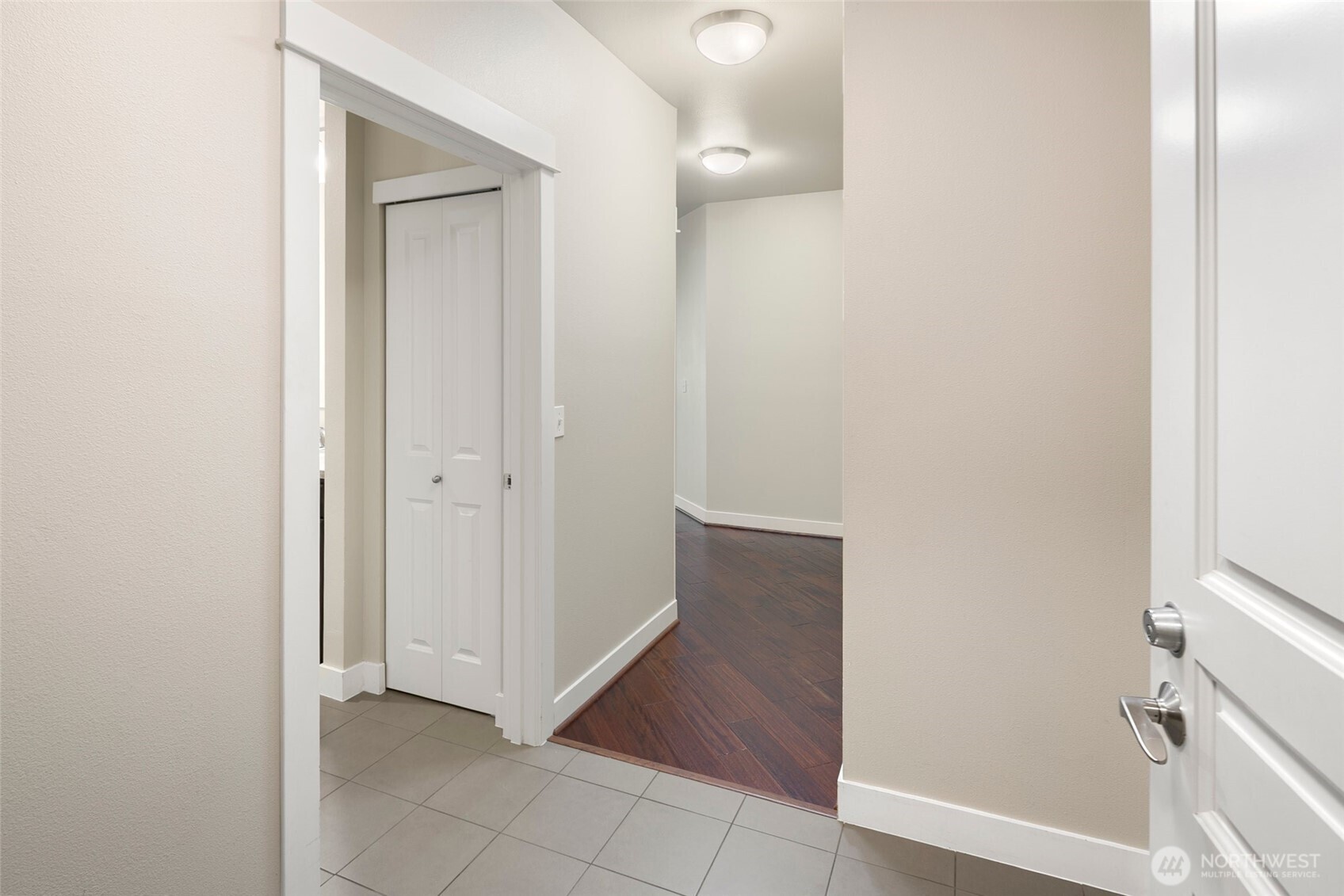 15730 116th Avenue Northeast, Unit 405 Bothell, WA 98011 - Photo 3 of 31