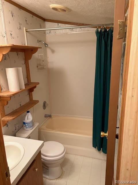 59505 County Rd Gg Moffat, CO 81143 - Photo 13 of 32 a bathroom with a toilet and a shower