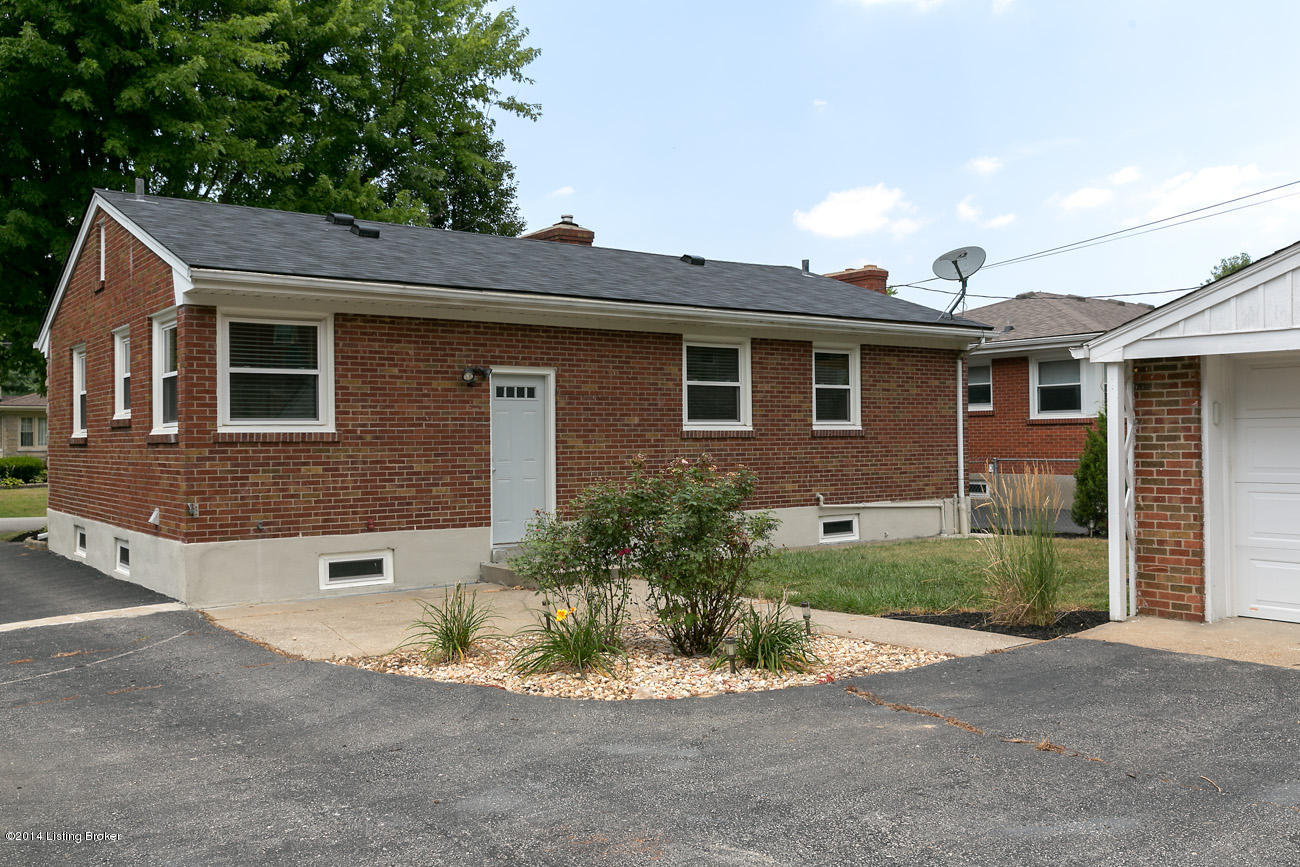 1602 Whippoorwill Road Louisville, KY 40213 - Photo 21 of 23 RealTourCast _ Family Realty _ Whippoorw