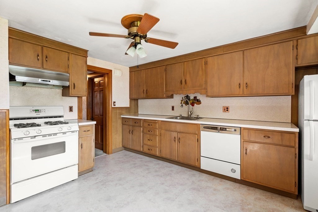 47 Fulton Spring Road Medford, MA 02155 - Photo 15 of 31 Gallery Image 15