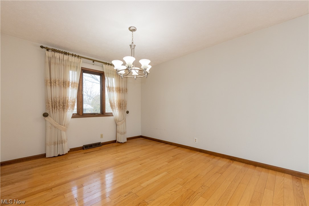 956 Brainard Road Cleveland, OH 44143 - Photo 7 of 25