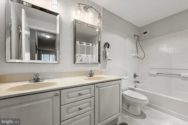 $399,900 | 19375 Cypress Ridge Terrace, Unit 207, Leesburg, VA 20176