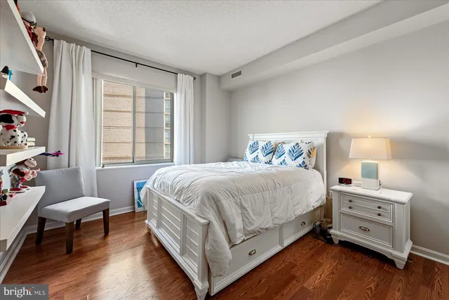 $399,900 | 19375 Cypress Ridge Terrace, Unit 207, Leesburg, VA 20176