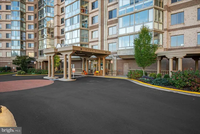 $399,900 | 19375 Cypress Ridge Terrace, Unit 207, Leesburg, VA 20176