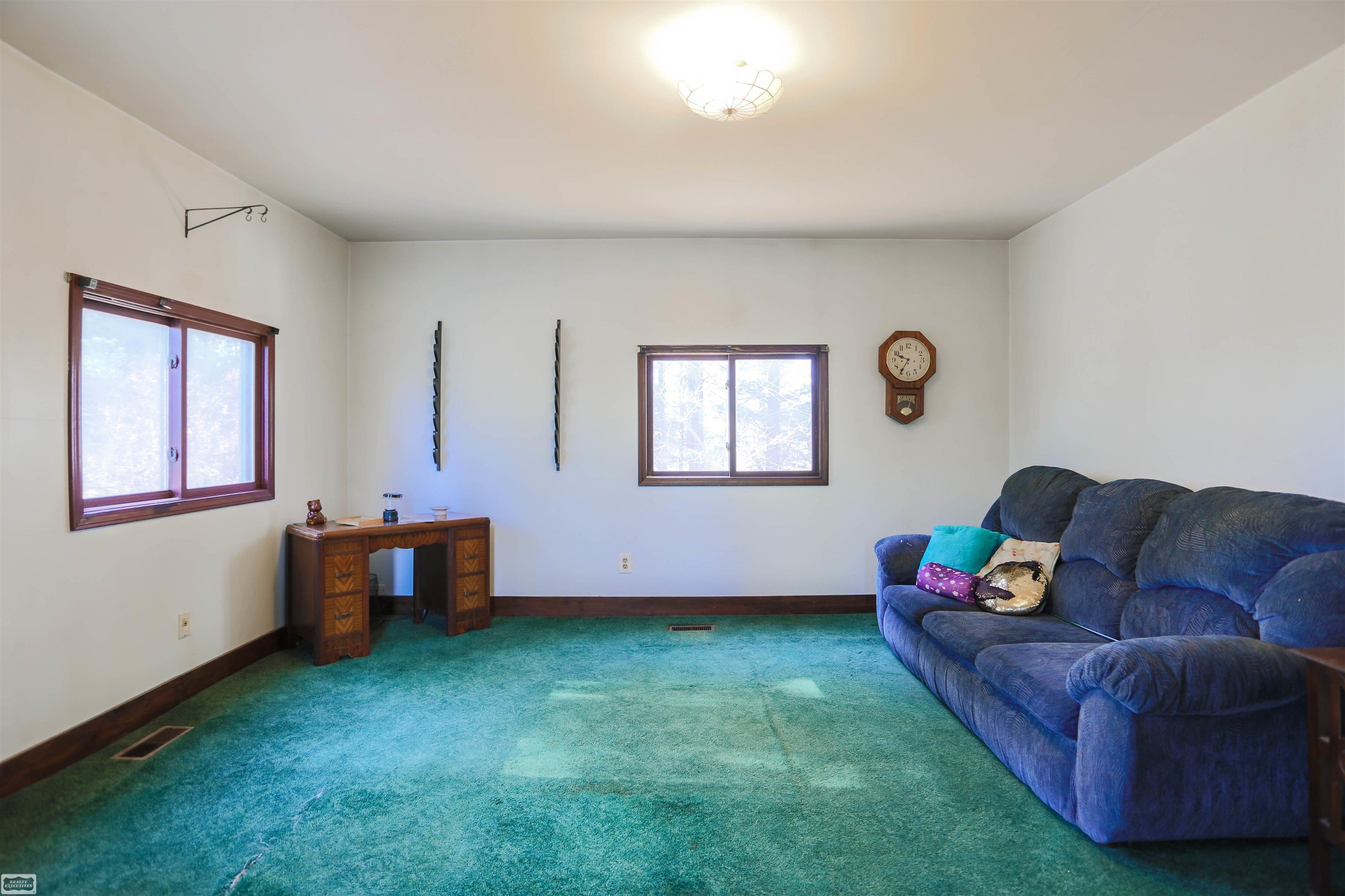 13582 Sullivan Road Capac, MI 48014 - Photo 6 of 37 Living Room