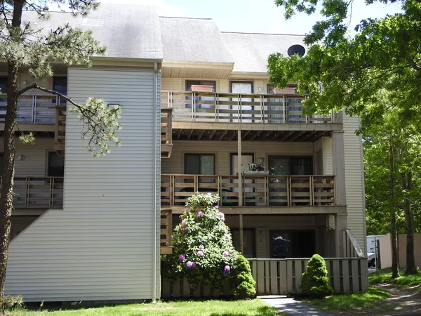 $350,000 | 800 Bearses Way, Unit 4NF, Hyannis, MA 02601