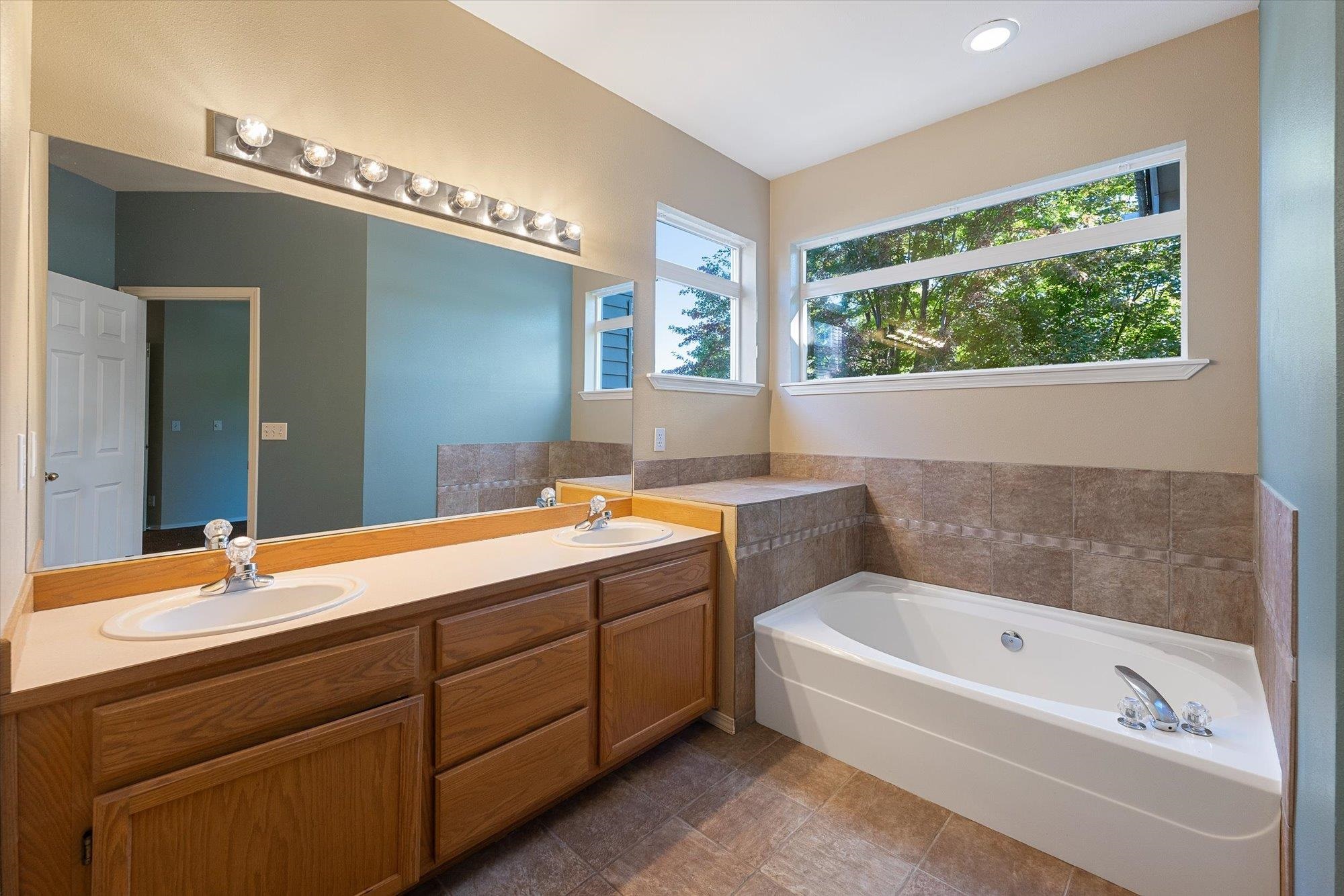 4203 South Tenfel Lane Spokane, WA 99223 - Photo 16 of 33