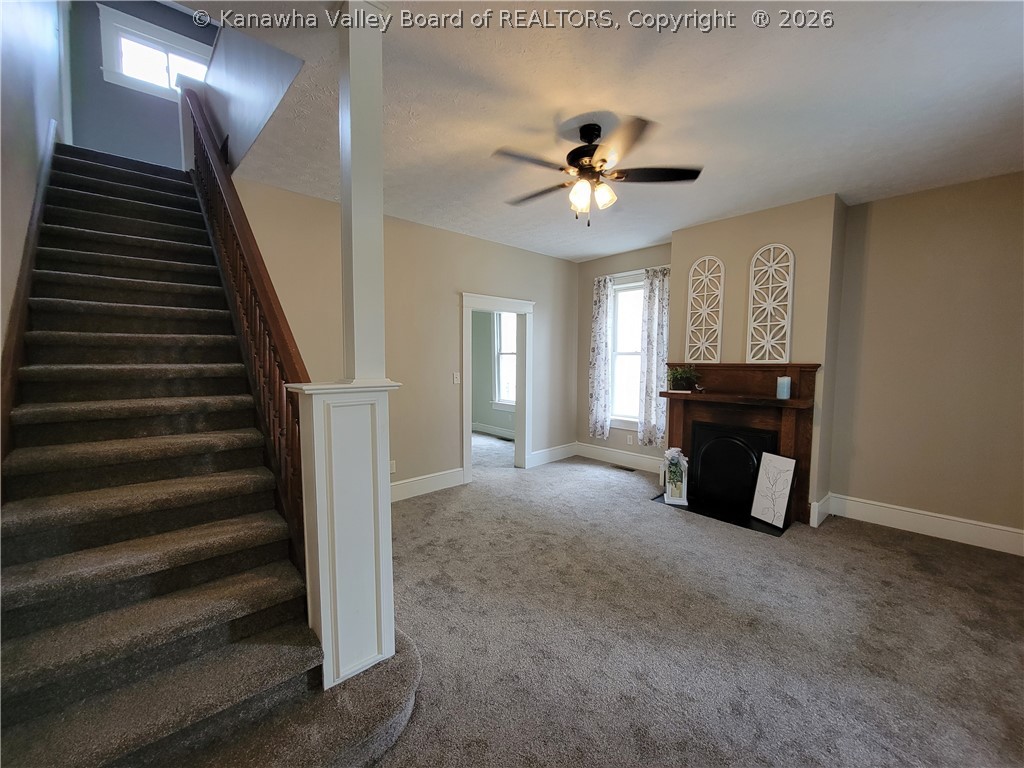 816 Main Street Point Pleasant, WV 25550 - Photo 4 of 36 Foyer / Entry into Living Room View