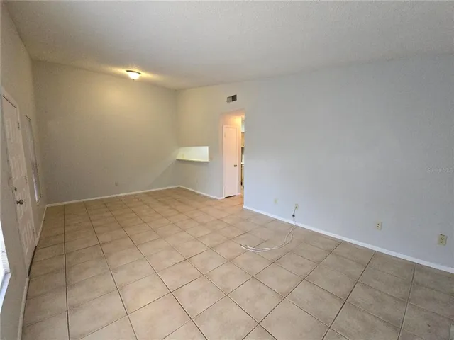 $158,900 | 4031 Tumble Wood Trail, Unit 203, Tampa, FL 33613