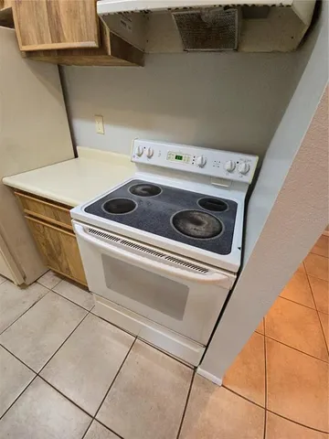 $158,900 | 4031 Tumble Wood Trail, Unit 203, Tampa, FL 33613