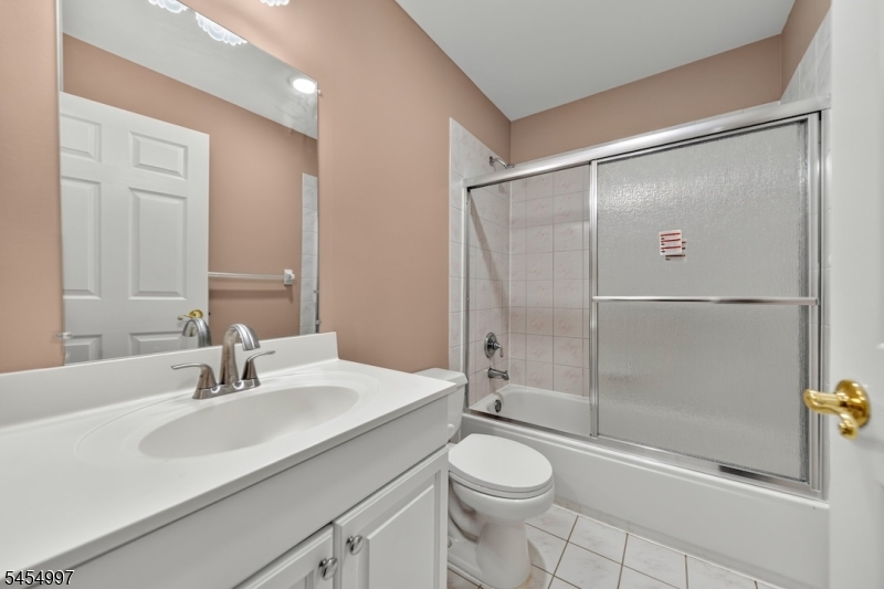 4 Springholm Drive Berkeley Heights, NJ 07922 - Photo 12 of 15 Gallery Image 12