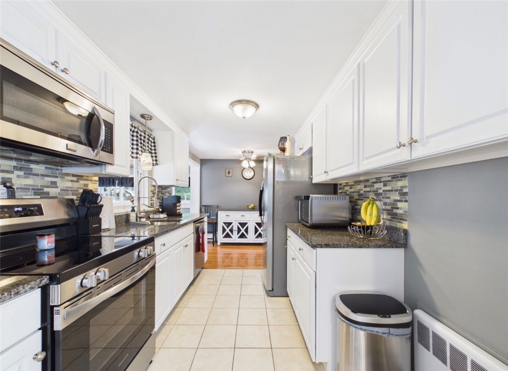 185 Vineyard Road Warwick, RI 02889 - Photo 7 of 20