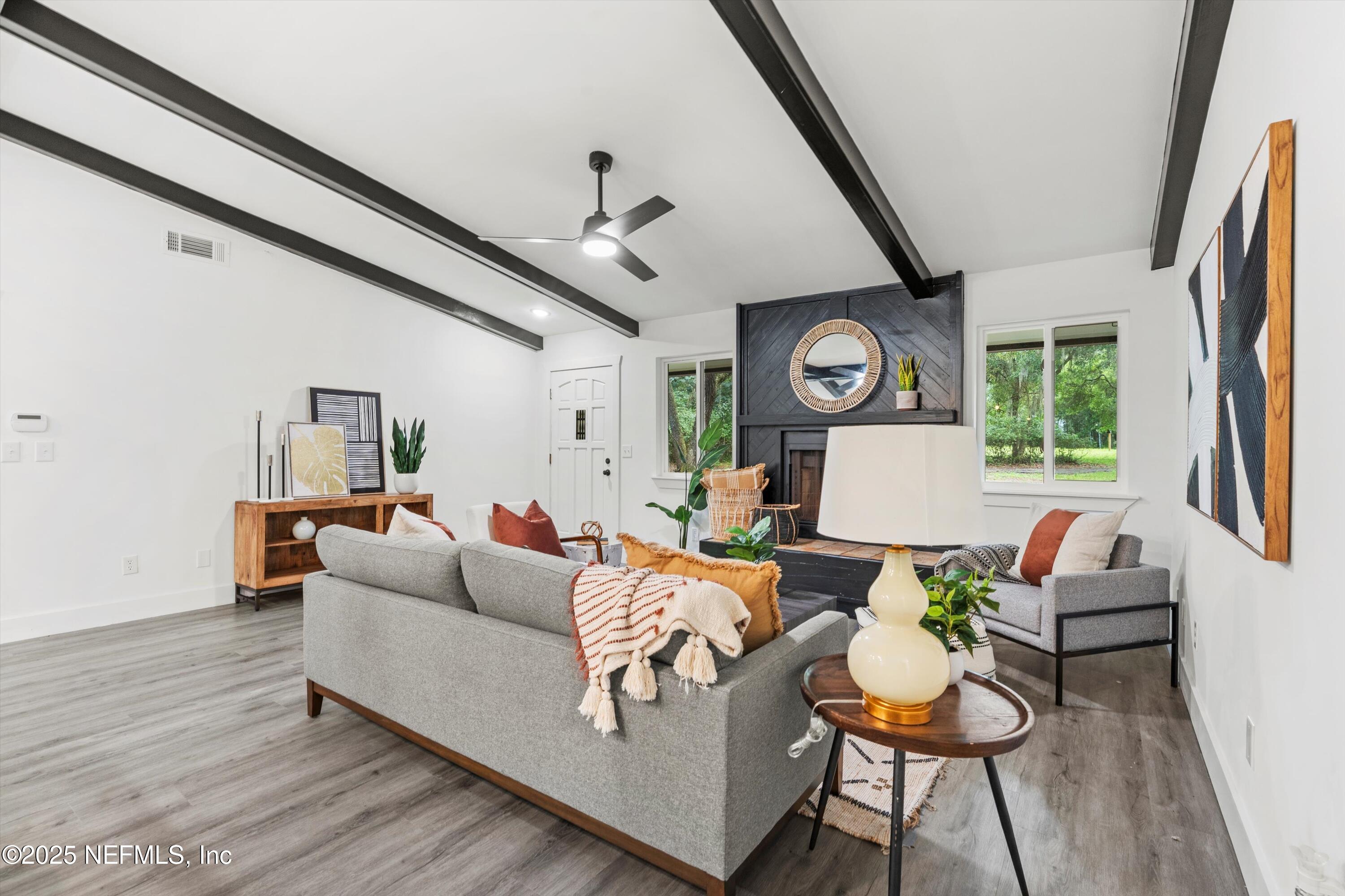 06-Living Room