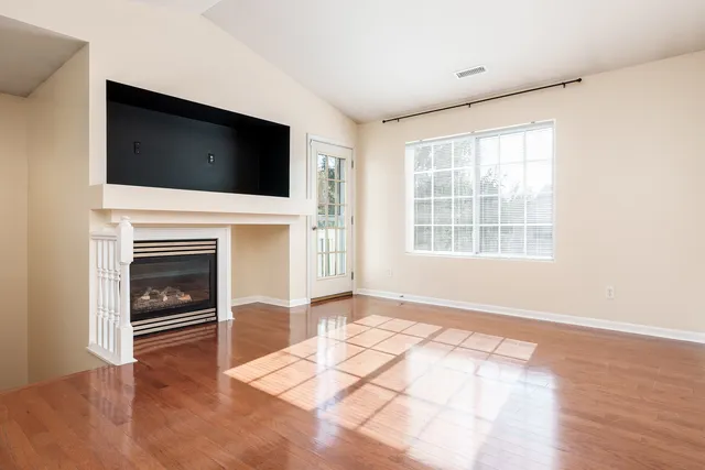 $160,000 | 6538 Commonwealth Drive, Loves Park, IL 61111