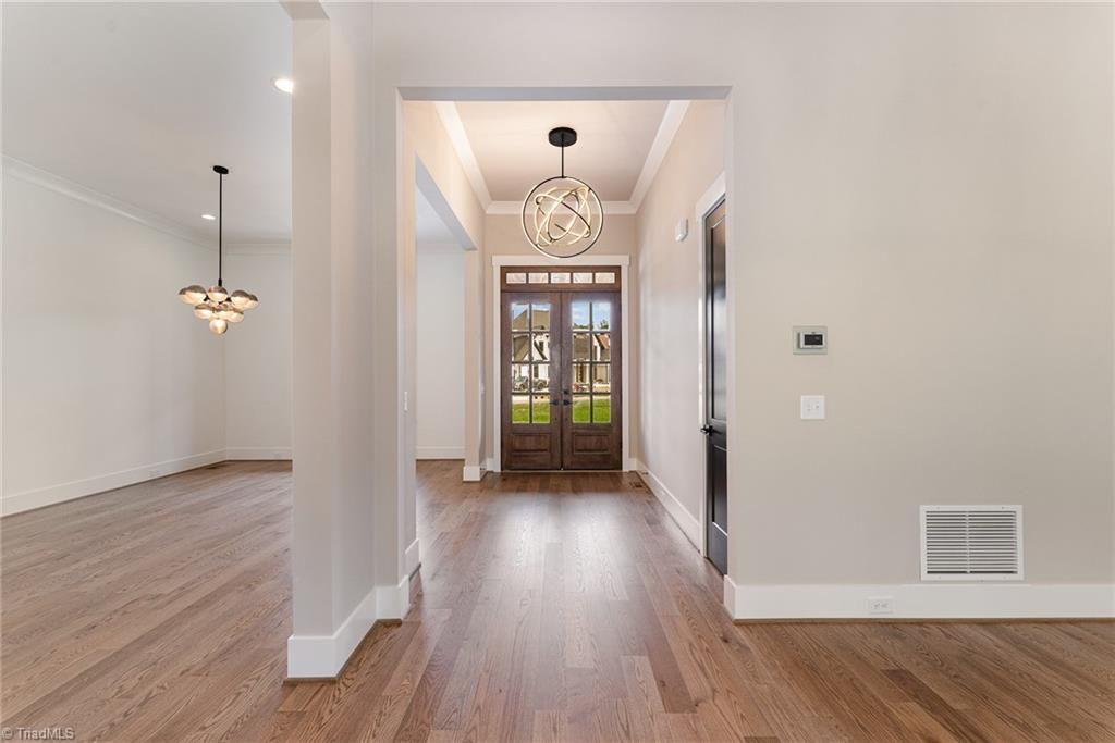 8800 Knoll Creek Oak Ridge, NC 27310 - Photo 4 of 48