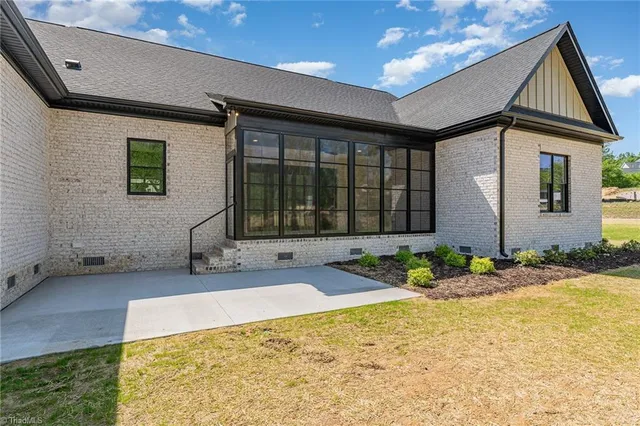 $1,200,000 | 8800 Knoll Creek, Oak Ridge, NC 27310