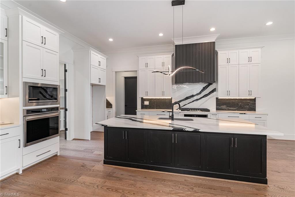 8800 Knoll Creek Oak Ridge, NC 27310 - Photo 10 of 48