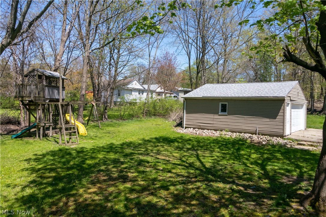 1971 Liberty Road Stow, OH 44224 - Photo 4 of 32